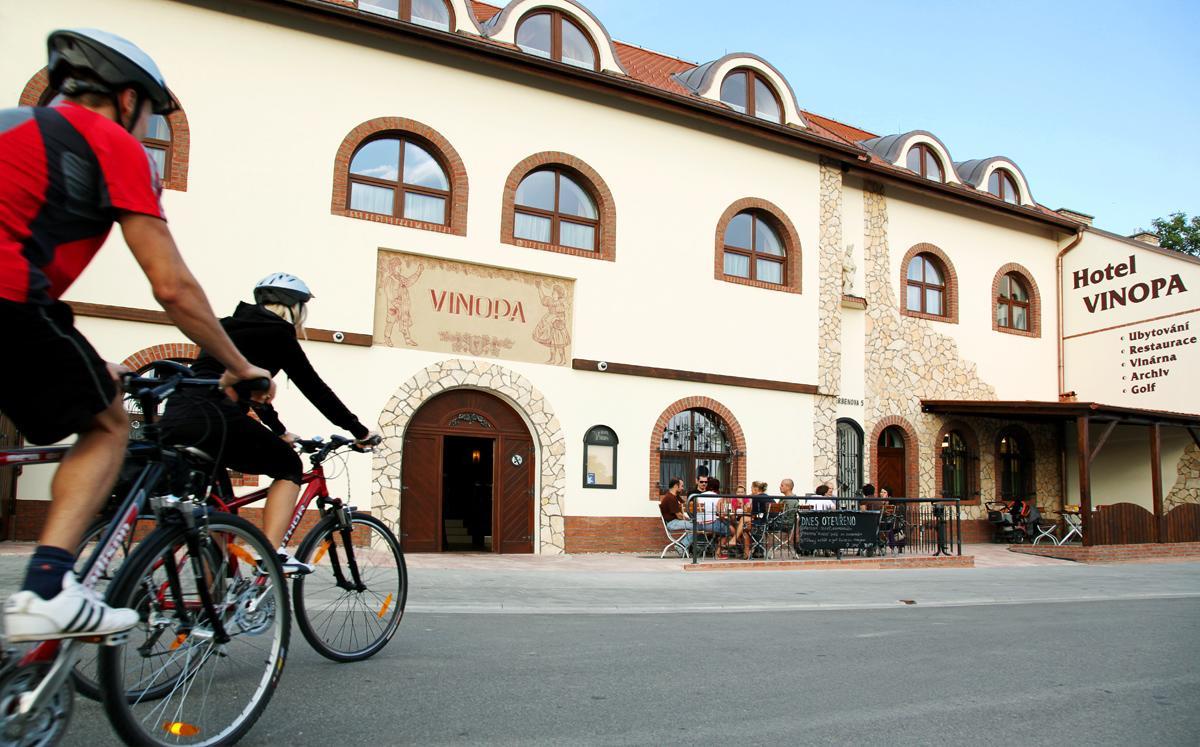 Hotel Vinopa Hustopece Exterior photo